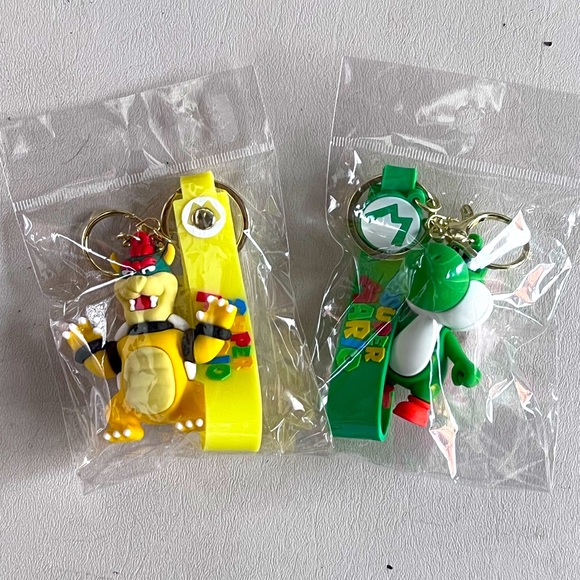 New Super Mario Bros Bowser And Yoshi Silicone Keychain Set - Picture 1 of 10